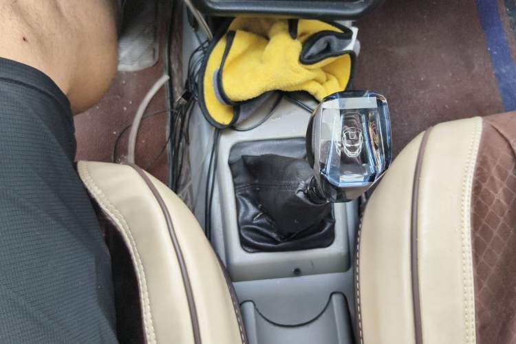 Used Volkswagen Jetta 2010 1.6L Partner Gear Lever