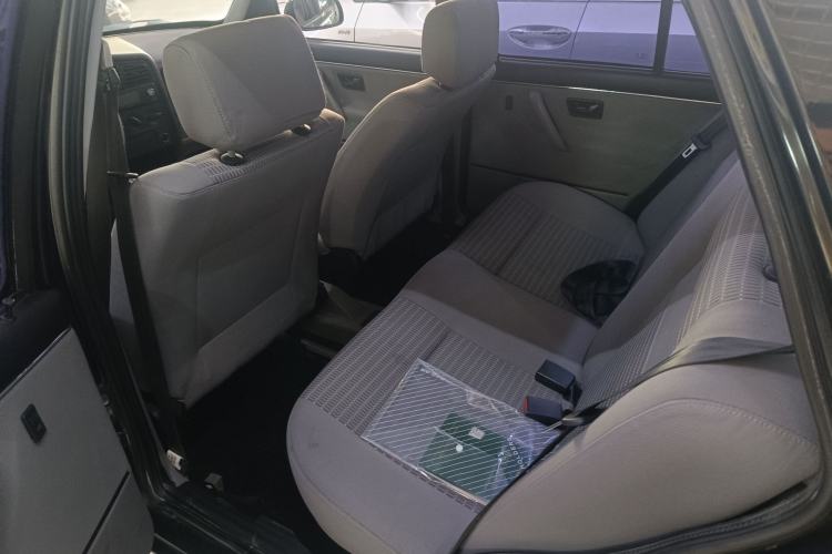 Used Volkswagen Jetta 2010 1.6L Partner Interior 2