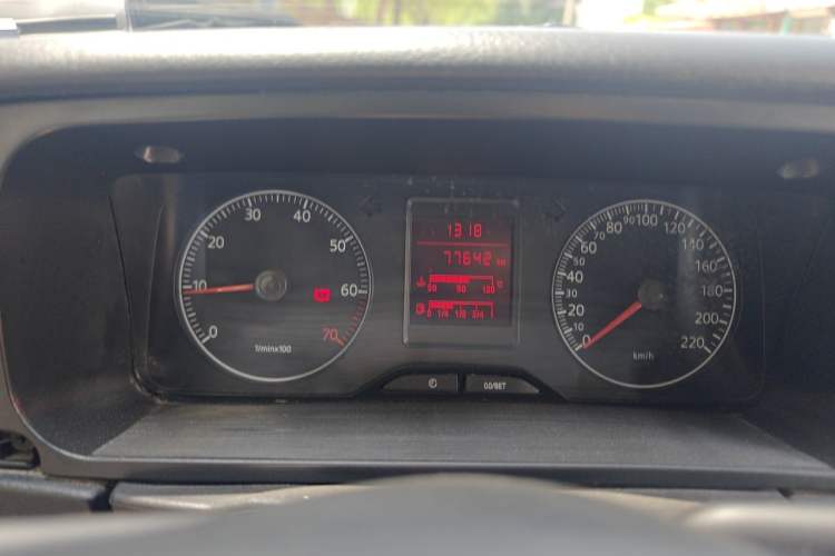 Used Volkswagen Jetta 2010 1.6L Partner Odometer Close Up