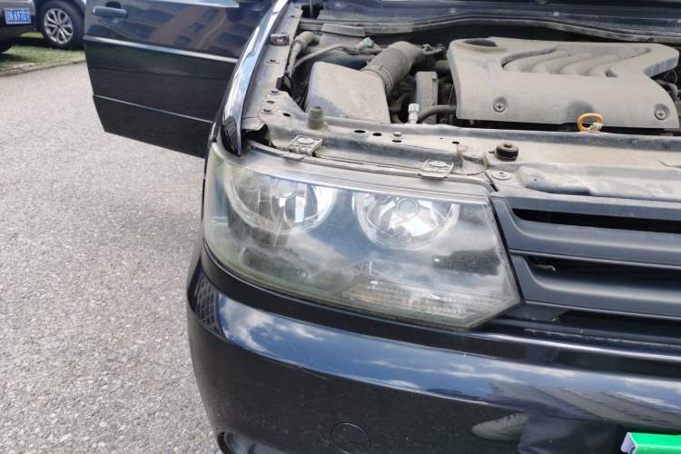 Used Volkswagen Jetta 2010 1.6L Partner Right Front Headlight