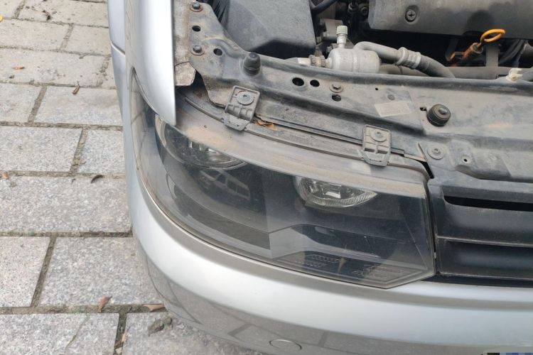 Used Volkswagen Jetta 2010 1.6L Partner Right Front Headlight