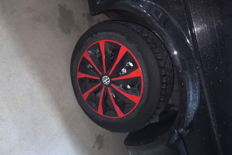Used Volkswagen Jetta 2010 1.6L Partner Right Front Wheel Hub