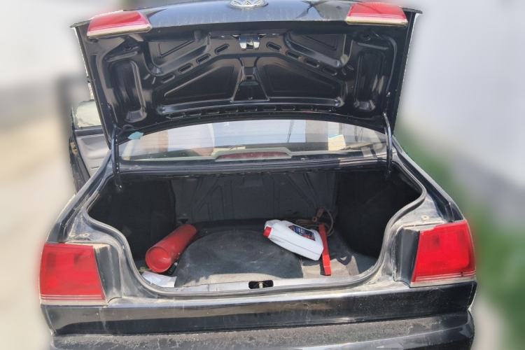 Used Volkswagen Jetta 2010 1.6L Partner Trunk