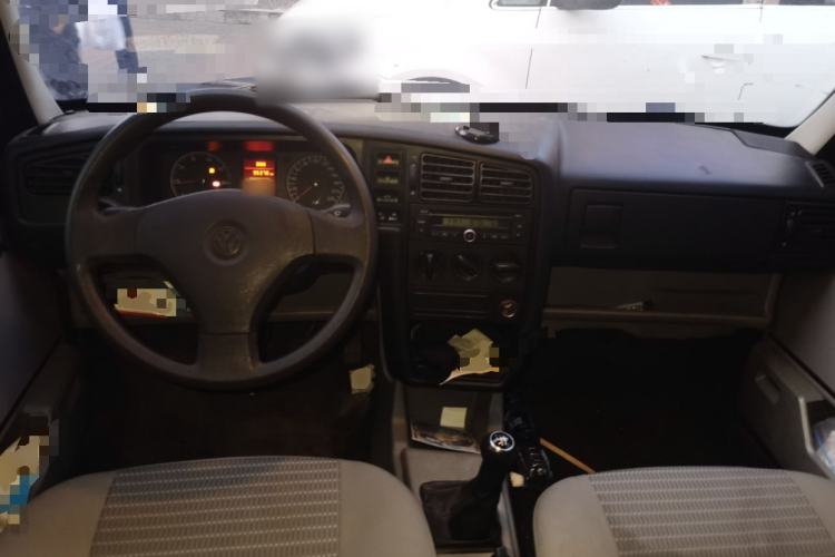 Used Volkswagen Jetta 2010 1.6L Partner Center Console