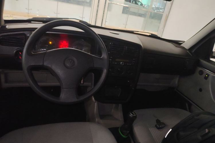 Used Volkswagen Jetta 2010 1.6L Partner Center Console