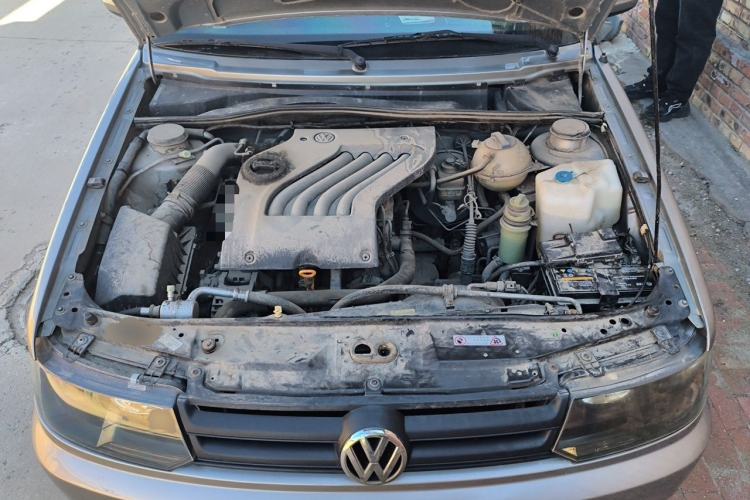 Used Volkswagen Jetta 2010 1.6L Partner Engine Bay
