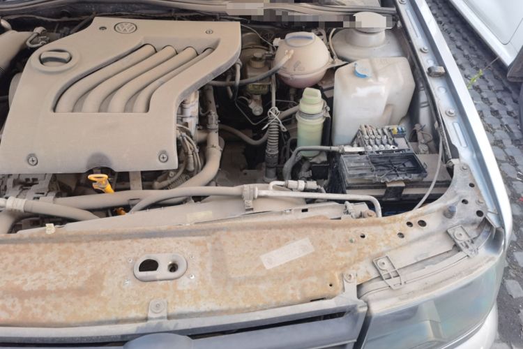Used Volkswagen Jetta 2010 1.6L Partner Engine Bay Left