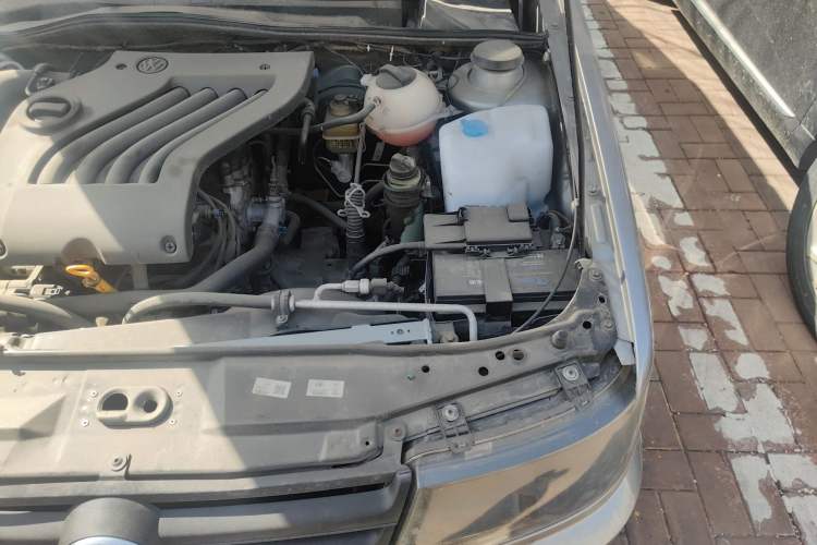 Used Volkswagen Jetta 2010 1.6L Partner Engine Bay Left