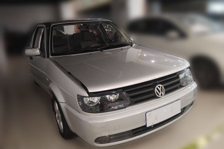 Used Volkswagen Jetta 2010 1.6L Partner Front Right 45 Deg