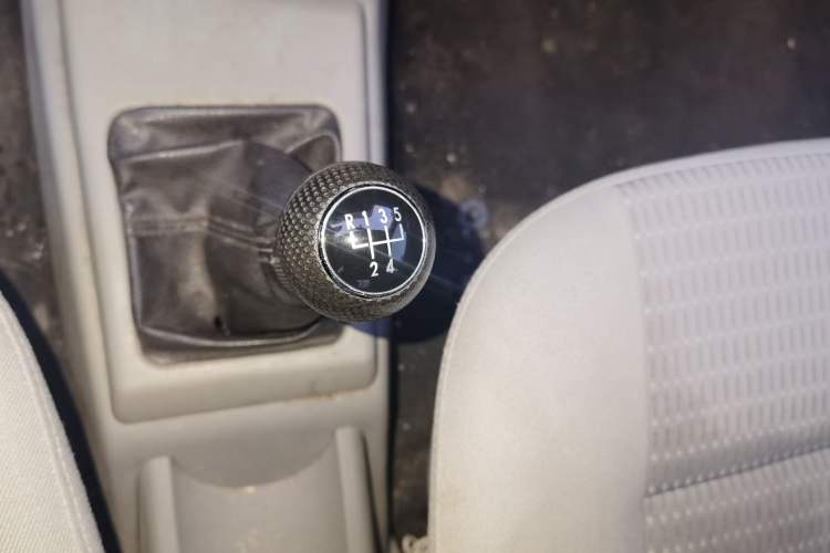Used Volkswagen Jetta 2010 1.6L Partner Gear Lever