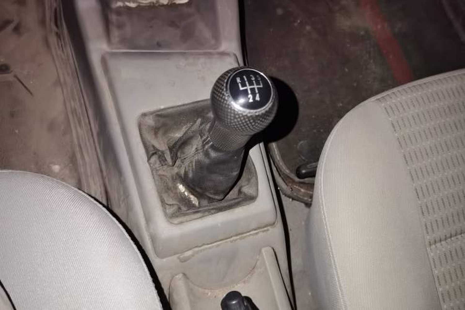 Used Volkswagen Jetta 2010 1.6L Partner Gear Lever