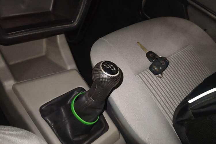 Used Volkswagen Jetta 2010 1.6L Partner Gear Lever