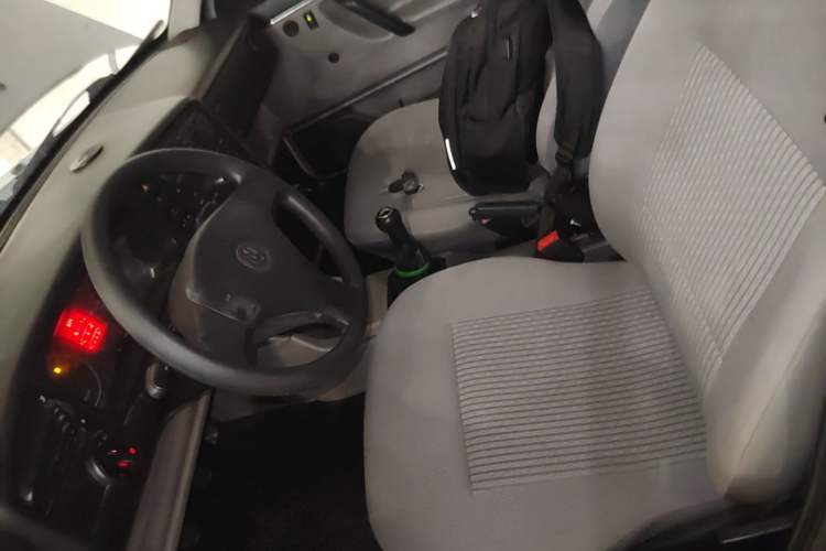 Used Volkswagen Jetta 2010 1.6L Partner Left Front Seat