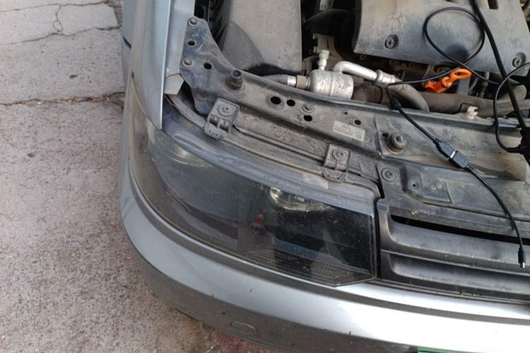 Used Volkswagen Jetta 2010 1.6L Partner Right Front Headlight