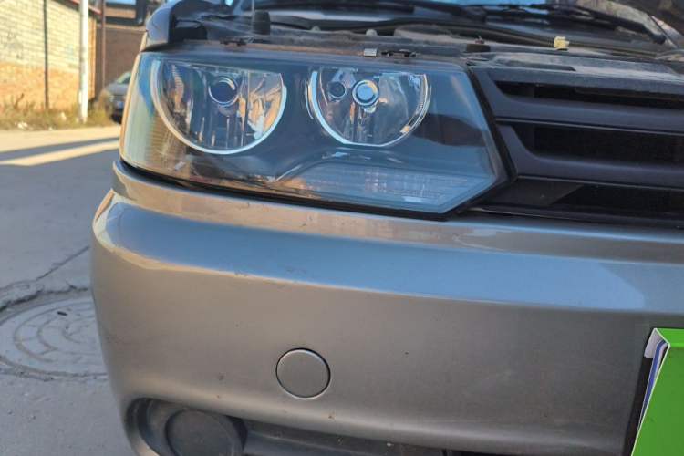 Used Volkswagen Jetta 2010 1.6L Partner Right Front Headlight