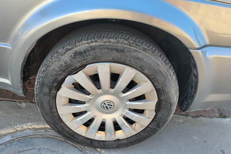 Used Volkswagen Jetta 2010 1.6L Partner Right Front Wheel Hub