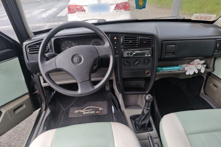 Used Volkswagen Jetta 2010 1.6L Partner Center Console