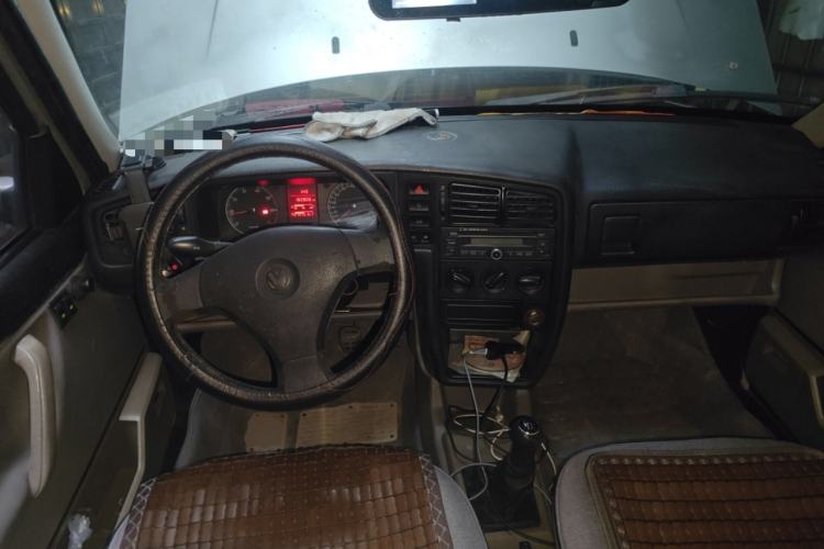 Used Volkswagen Jetta 2010 1.6L Partner Center Console