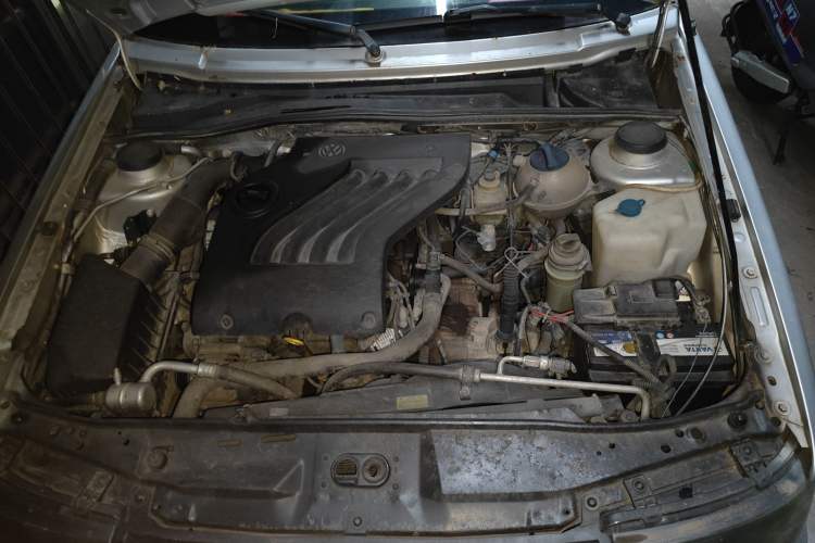Used Volkswagen Jetta 2010 1.6L Partner Engine Bay