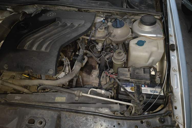 Used Volkswagen Jetta 2010 1.6L Partner Engine Bay Left