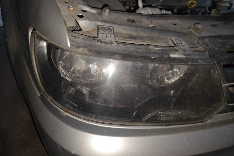 Used Volkswagen Jetta 2010 1.6L Partner Right Front Headlight