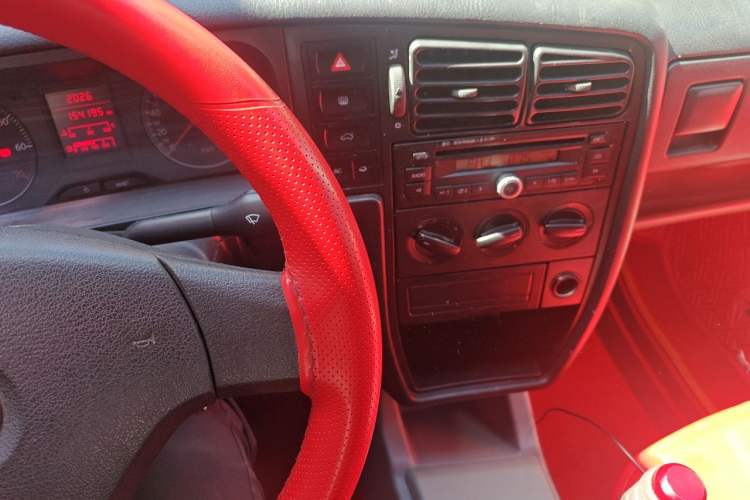 Used Volkswagen Jetta 2010 1.6L Partner Audio And AC Panel