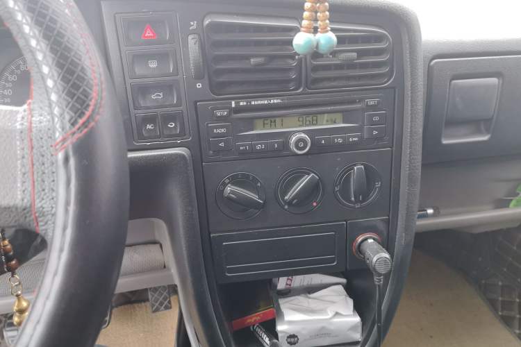 Used Volkswagen Jetta 2010 1.6L Partner Audio And AC Panel