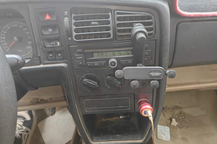 Used Volkswagen Jetta 2010 1.6L Vanguard Audio And AC Panel