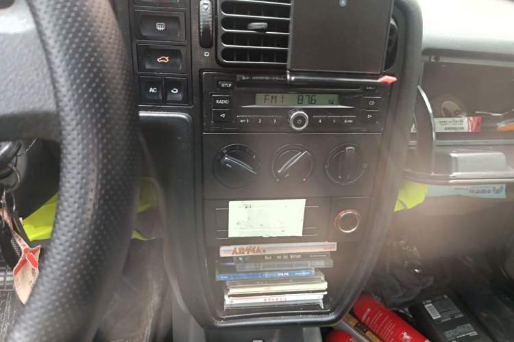 Used Volkswagen Jetta 2010 1.6L Partner Audio And AC Panel