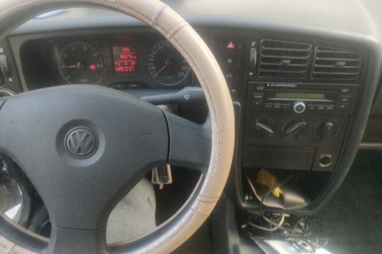 Used Volkswagen Jetta 2010 1.6L Partner Audio And AC Panel
