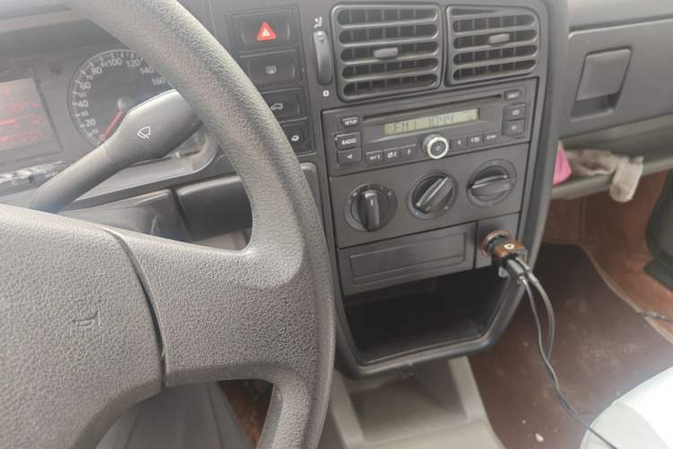 Used Volkswagen Jetta 2010 1.6L Partner Audio And AC Panel
