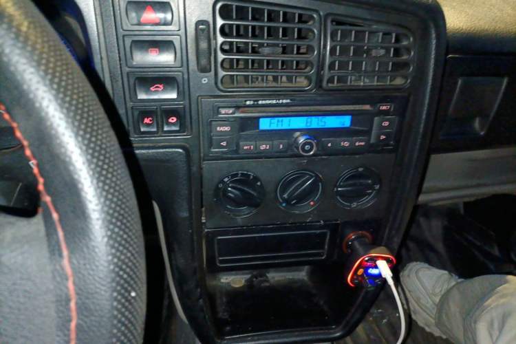 Used Volkswagen Jetta 2010 1.6L Partner Audio And AC Panel