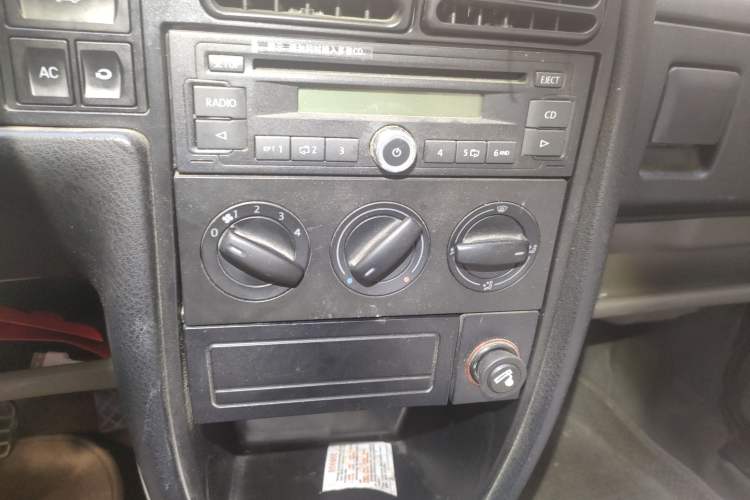 Used Volkswagen Jetta 2010 1.6L Partner Audio And AC Panel