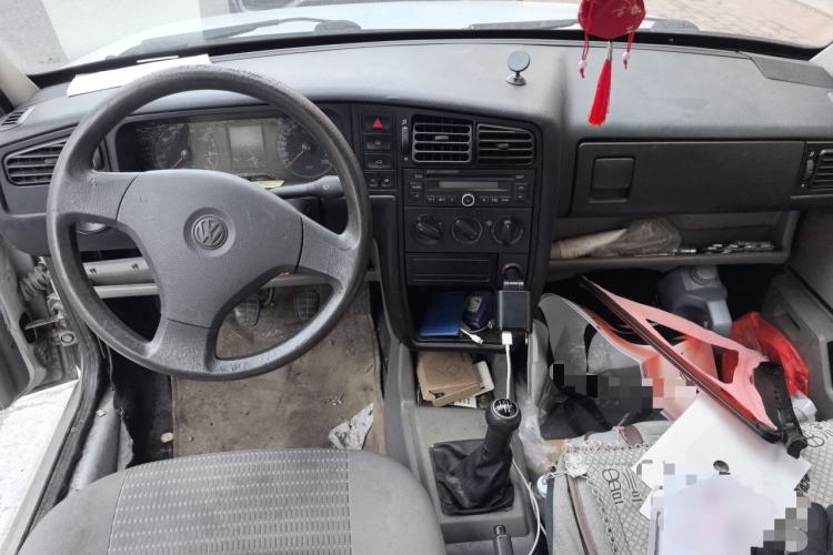 Used Volkswagen Jetta 2010 1.6L Partner Center Console