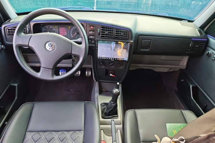 Used Volkswagen Jetta 2010 1.6L Partner Center Console