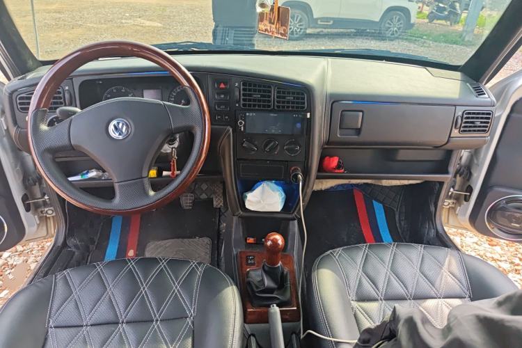 Used Volkswagen Jetta 2010 1.6L Partner Center Console