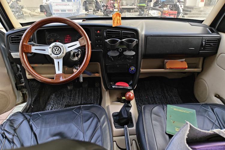 Used Volkswagen Jetta 2010 1.6L Vanguard Center Console