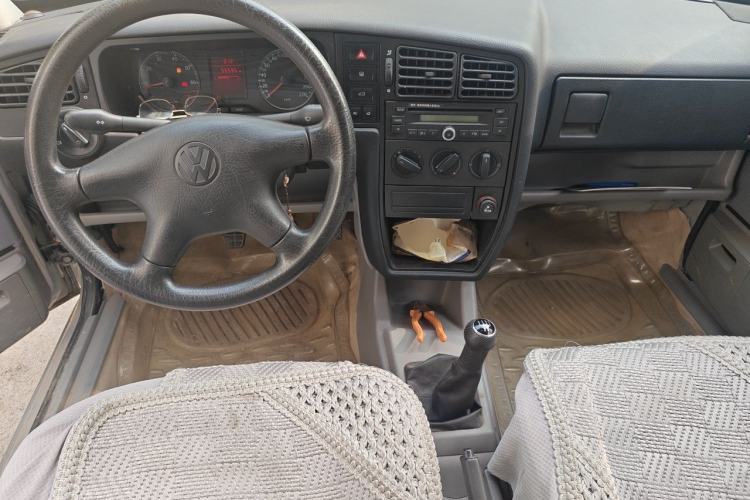 Used Volkswagen Jetta 2010 1.6L Partner Center Console