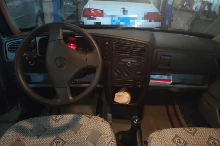 Used Volkswagen Jetta 2010 1.6L Partner Center Console