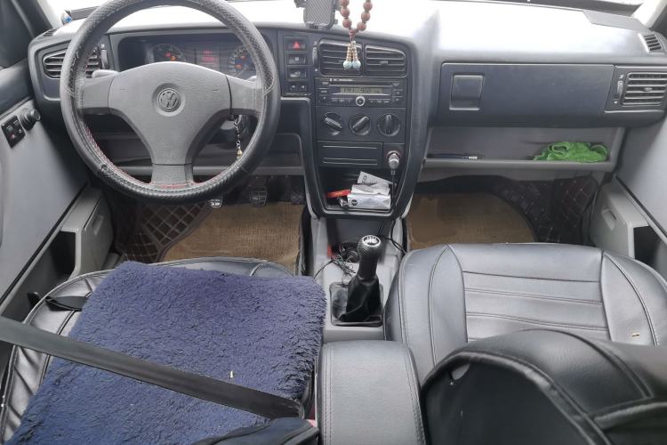 Used Volkswagen Jetta 2010 1.6L Partner Center Console