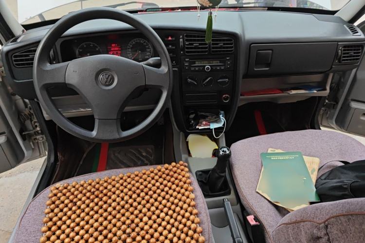 Used Volkswagen Jetta 2010 1.6L Partner Center Console