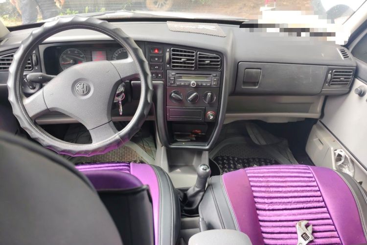 Used Volkswagen Jetta 2010 1.6L Partner Center Console