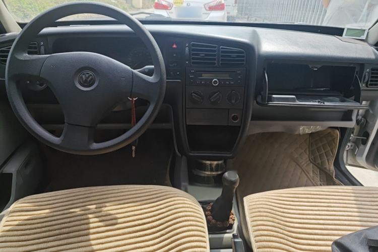Used Volkswagen Jetta 2010 1.6L Partner Center Console