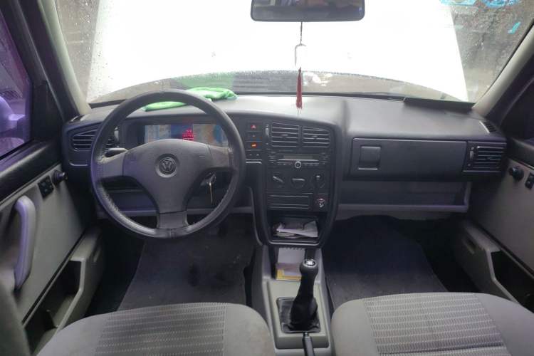 Used Volkswagen Jetta 2010 1.6L Partner Center Console