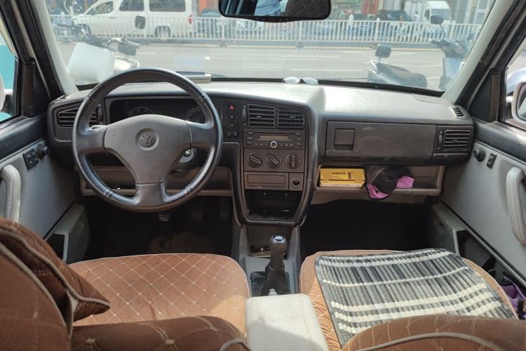 Used Volkswagen Jetta 2010 1.6L Partner Center Console