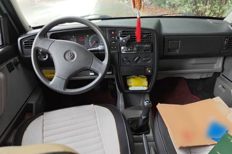 Used Volkswagen Jetta 2010 1.6L Partner Center Console
