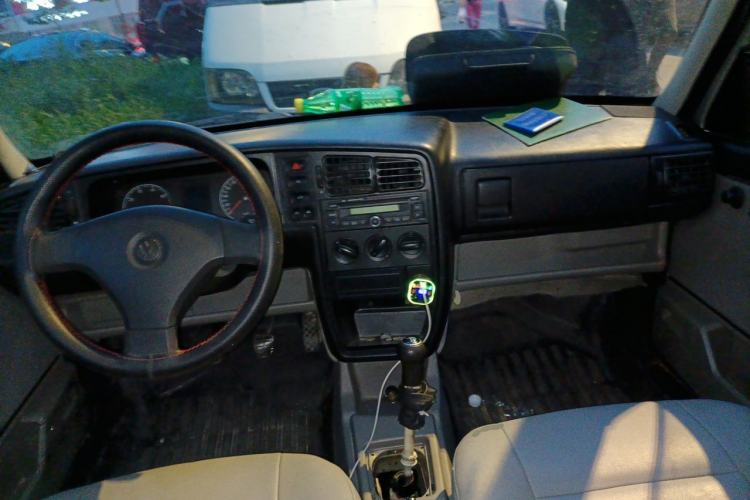 Used Volkswagen Jetta 2010 1.6L Partner Center Console