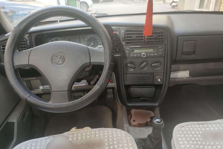 Used Volkswagen Jetta 2010 1.6L Partner Center Console