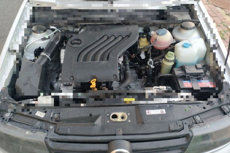Used Volkswagen Jetta 2010 1.6L Partner Engine Bay