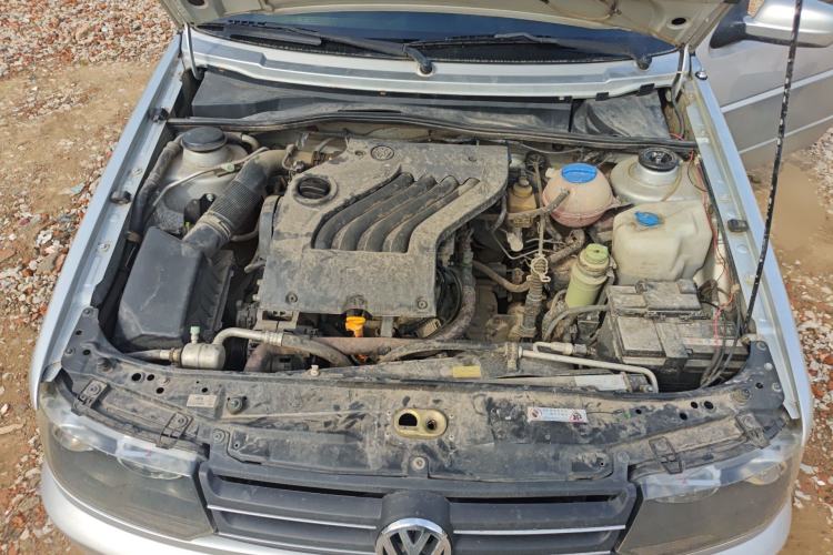 Used Volkswagen Jetta 2010 1.6L Partner Engine Bay